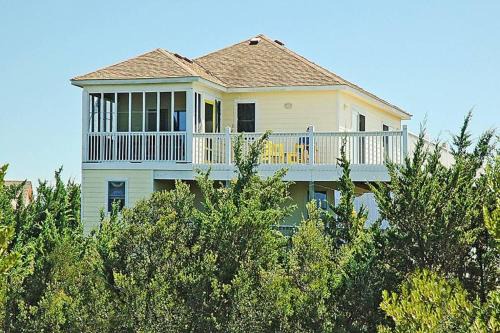 Avon House | Lake Front Modern Beach House-Hatteras Island