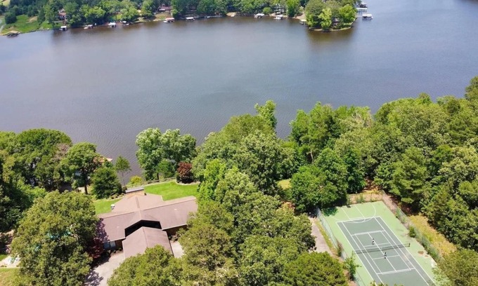 Mid America House | Lake Hamilton, 48 Private Acres, Pool, Sleeps 23 or 39