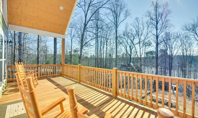 Fair Play Cottage | Lake Hartwell Cottage w/ Boat Dock: Near Clemson