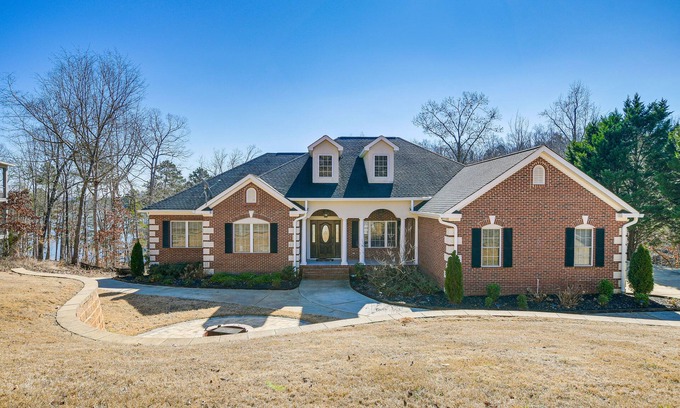 Fair Play House | Lake Hartwell Getaway w/Private Dock + Fire Pit!