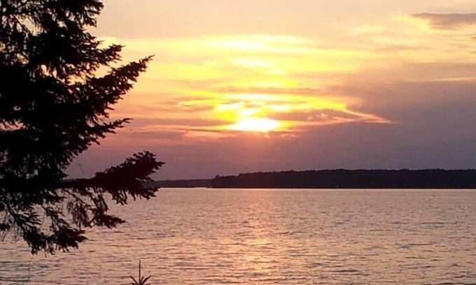 Pelican Lake House | Lake home for family reunions, small weddings, retreats, and more