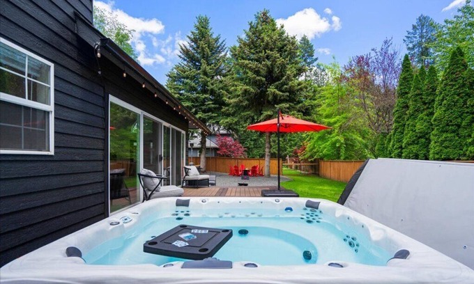 Hayden Lake House | Lake, Hot Tub, Golf Retreat