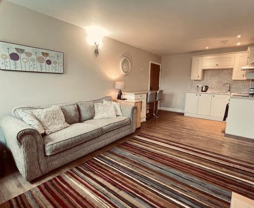 Cameley Apartment | Lake House - beautiful countryside retreat