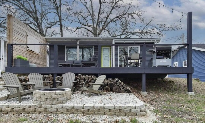 Kimberling City Cabin | Lake House - Lake Views - Outdoor Pool!
