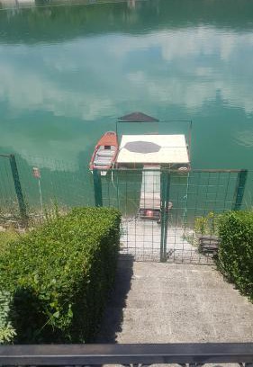 Central Serbia House | Lake House