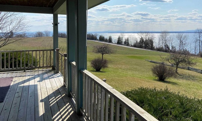 North Hero House | Lake House w/ 360 Views: Private Dock & Yard!