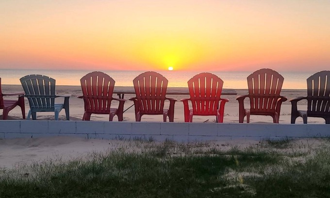 Oscoda House | Lake Huron - 3 Bedroom 2 Bath Lake Front Home - Sleeps 12