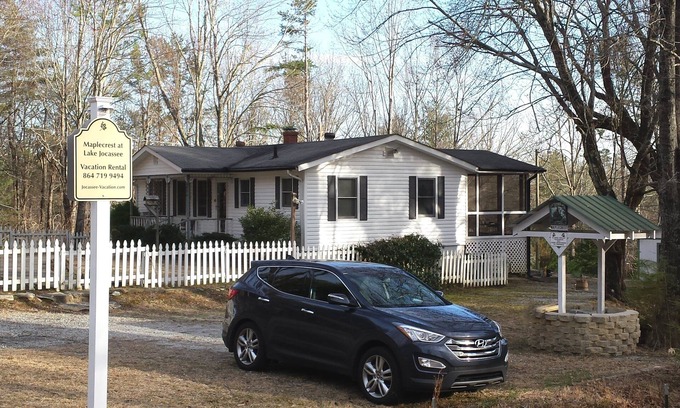 Salem House | Lake Jocassee ~ Easy Lake Access ~ Loved By Our Guests ~ Pet Friendly