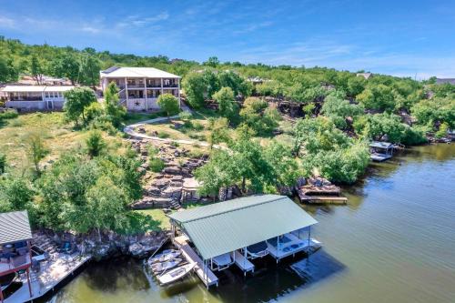 Marble Falls House | Lake Marble Falls on The Rocks and Concierge Service