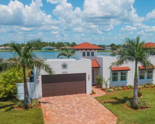 Englewood East Villa | Lake Marlin Villa 2