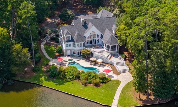 Lake Oconee House | Lake Oconee Waterfront Home with pool & private dock
