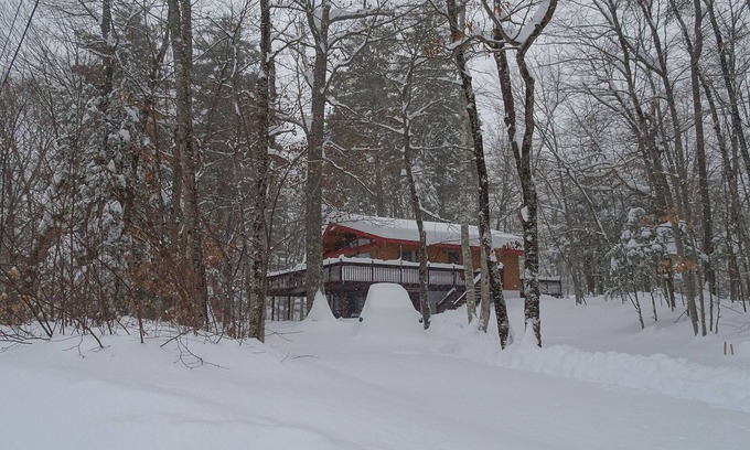 Ludlow Ski Chalet | Lake Rescue Chalet - 6-Bedroom Ski House with Hot Tub