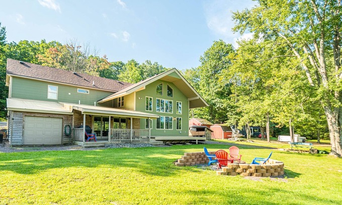 Swanton House | Lake's End: Lakefront w/ level lawn and Private dock