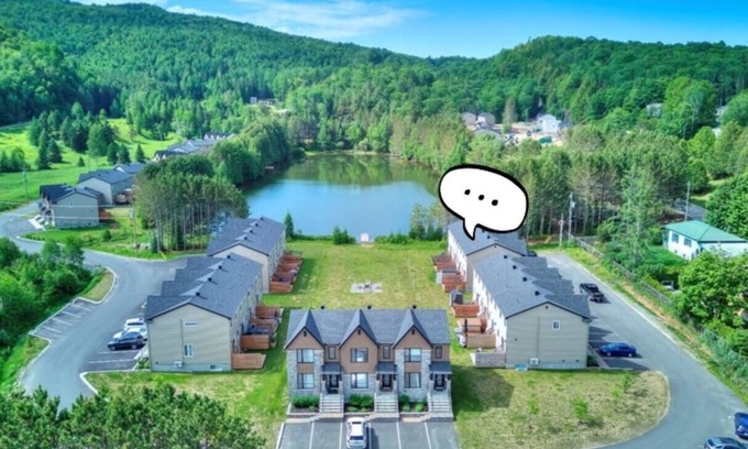 Mont-Tremblant House | Lake Thibault Edge House Long term rental Mont Tremblant Ski Skate Golf