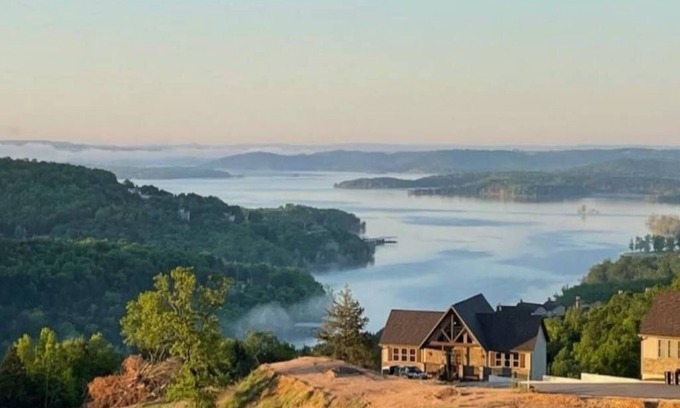 Branson Cabin | Lake View | Game Room | King Beds | Hot Tub | Pool