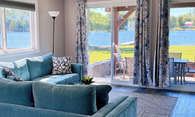 Lochmere House | Lakefront 3-bedroom Duplex on Lake Winnisquam, docks, Beach, WiFi, AC.nB1A