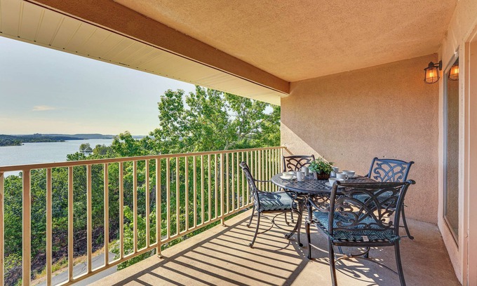 Indian Point Condo | Lakefront Branson Condo, Near Silver Dollar City!