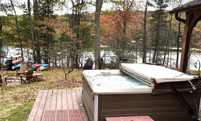 Penelacres Cabin | LAKEFRONT Cabin: Hot Tub, Kayaks, Private Dock & Gardens - OWLS NEST Deep Creek