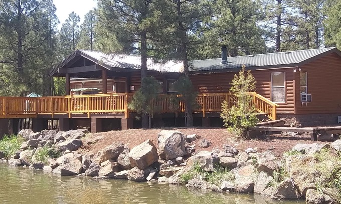 Pinetop-Lakeside Cabin | LAKEFRONT CABIN ON RAINBOW LAKE with 5 Boats, 3 Kayaks, a Canoe and a 36 ft Pier