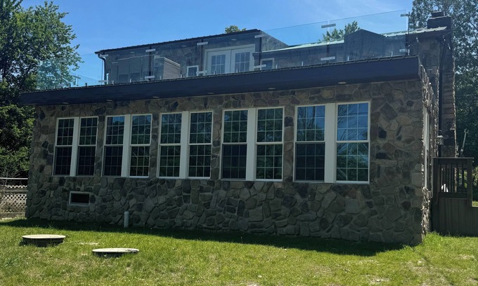 Greentown House | Lakefront Chateau Oasis