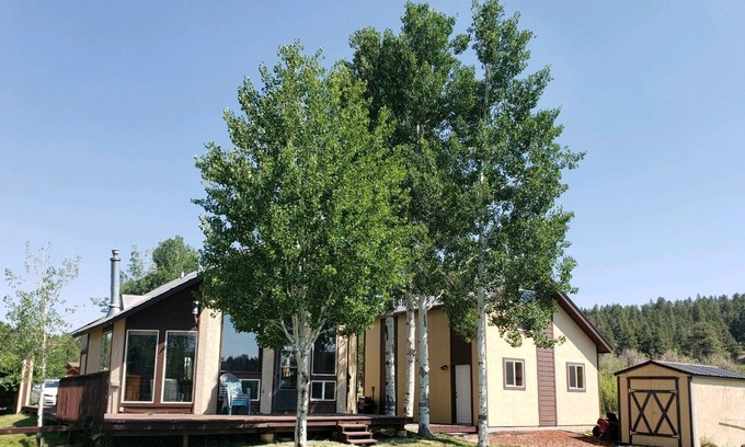 Pagosa Springs House | Lakefront Cottage backs up to Lake Pagosa, deck, firepit, 5min to town, Smart TV
