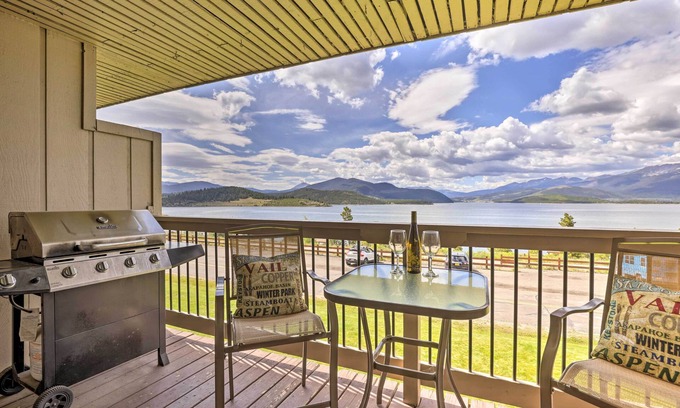 Dillon Condo | Lakefront Dillon Condo w/Pool Access: Near Skiing