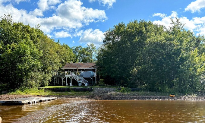 Springfield House | Lakefront Escape with Hot Tub and Outdoor Kitchen