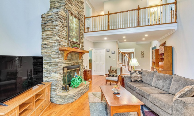 Reed Creek House | Lakefront Hartwell Retreat w/Gas Grill & Deck!