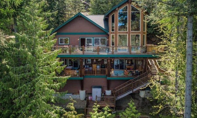 Coeur d'Alene House | Lakefront Home in Rockford Bay NO-WAKE ZONE!!!