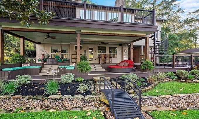 Walden on Lake Conroe House | Lakefront Home on Quiet Cove: Fishing, Fun, & Relaxing View, Sleeps 10.