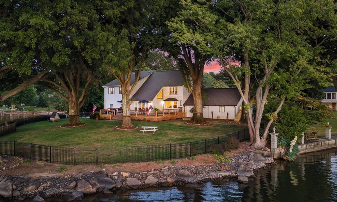 Mount Mourne House | Lakefront Home w/Dock, Game Room & Hot Tub | Ponderosa Peninsula by AvantStay