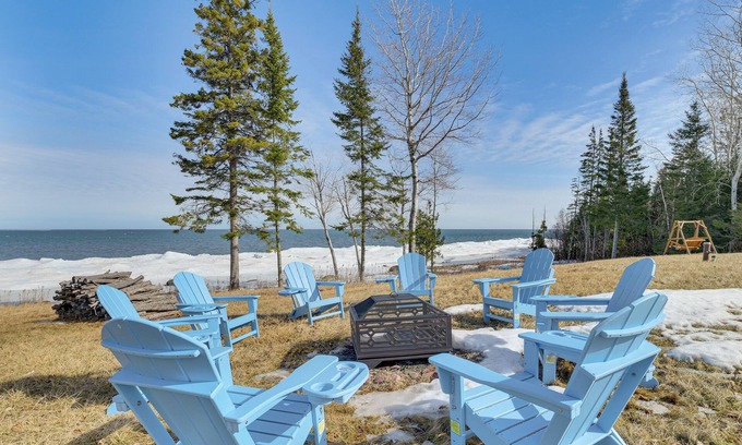 Cheboygan House | Lakefront Home w/Yard & Views in Cheboygan!