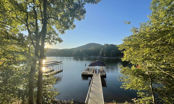 Hiawassee Cabin | Lakefront home with private hot tub, dock, 2 decks & fireplace