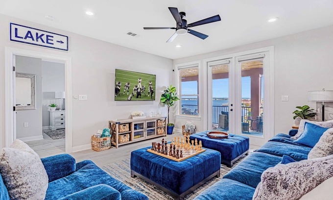 Horseshoe Bay Condo | Lakefront Horseshoe Bay | Shared Pool & Dock