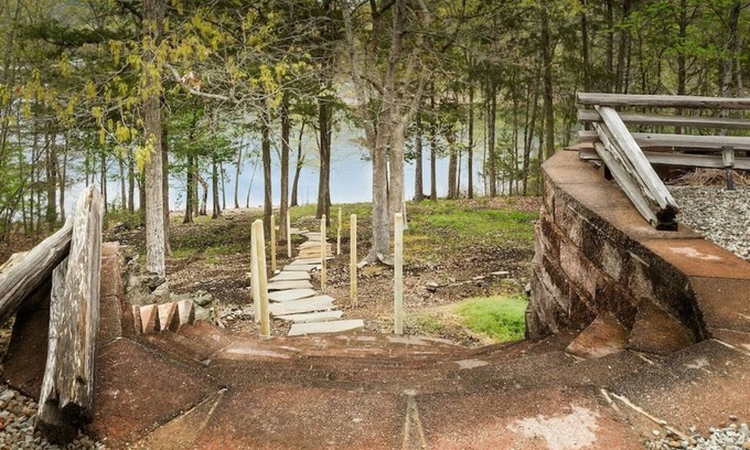 Kimberling City House | Lakefront! Hot Tub-Fire Pit, game room, paddle boards & canoe!