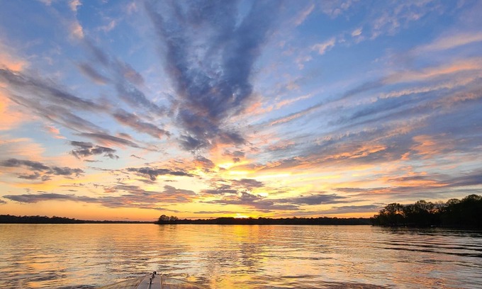 Hendersonville Apartment | LAKEFRONT Property with Hot Tub, Pool Table, Kayaks, Fishing - all by Nashville