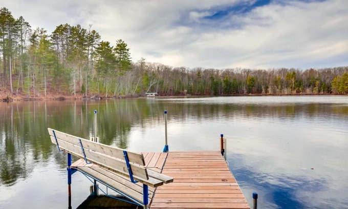 Rhinelander House | Lakefront Rhinelander Cabin with Dock and Fire Pit!