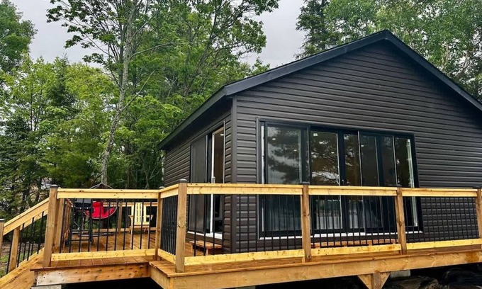 Carling Cabin | Lakefront Studio Cottage #8