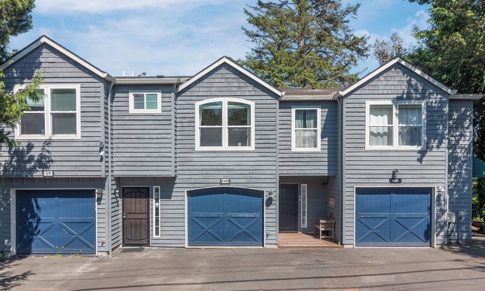 Otis House | Lakefront Townhome with Dock on Devils Lake