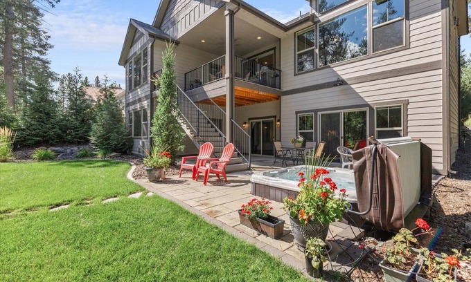 Blanchard House | Lakefront w/Access - Non Motorized |Near Stoneridge Golf Course | 30 minutes to Silverwood | Hot Tub