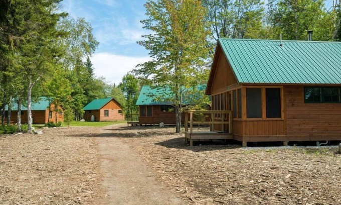 Greenville House | Lakeshore Comfort, Kitchenette, Boats Included, Shared Bathroom and Sauna