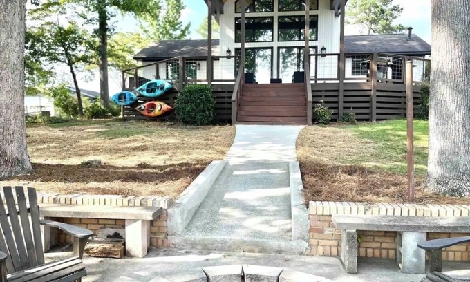 Milledgeville House | Lakeshore Retreat- Lake Sinclair/Milledgeville