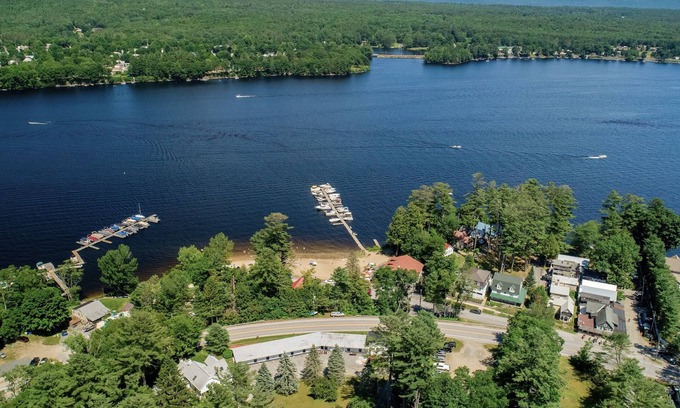 Northville Cabin | Lakeside - Art Deco Unique Motel Room Close to Great Hiking Trails