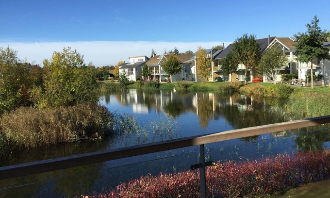 Cirencester House | Lakeside Cotswold House with Hot Tub in the Lower Mill Estate