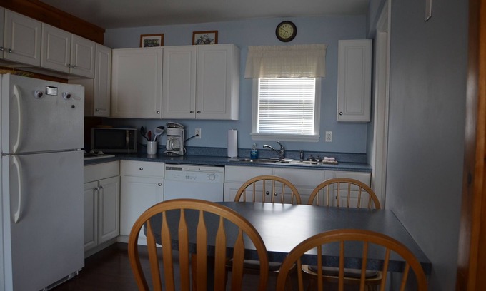 Lake George Cottage | Lakeside Cottage on Lake George