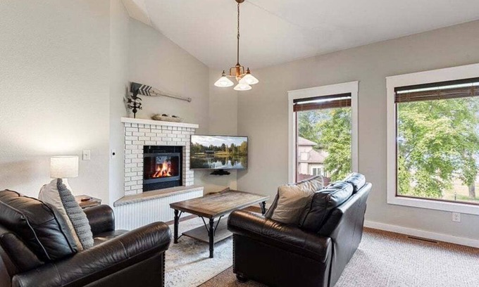 Nisswa Resort | Lakeside Gull Lake Condo, Playground, Firepit, Boat Rentals