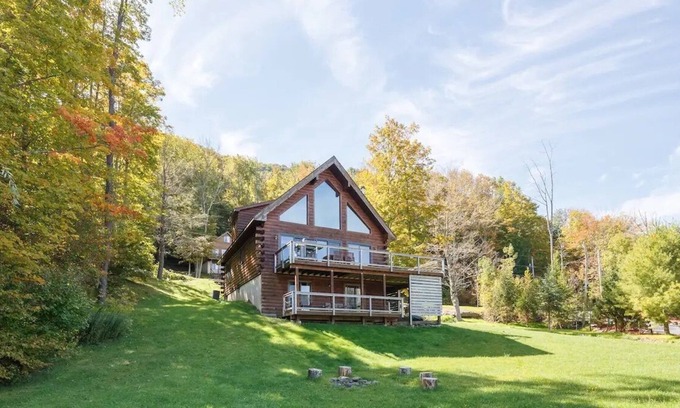 Hunter Ski Chalet | Lakeside Hunter Chalet on Ski Mountain