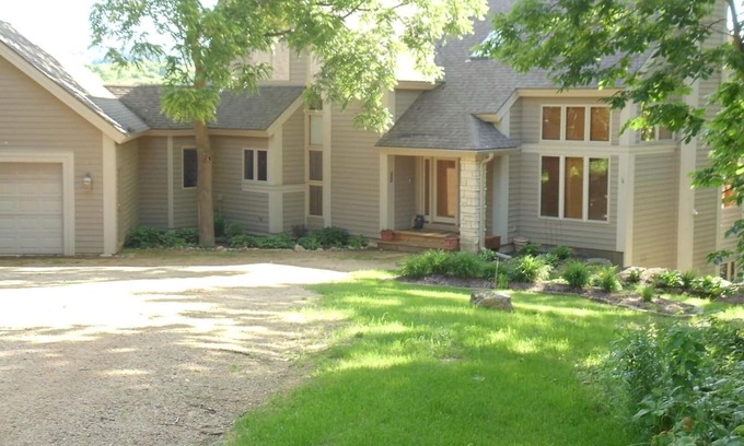 The Galena Territory House | Lakeside is a spacious, flowing home located on the north shores of Lake Galena