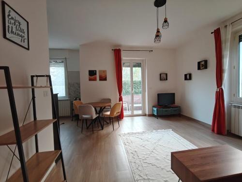 Cuasso Al Monte House | Lakeside Montivivi Holiday home