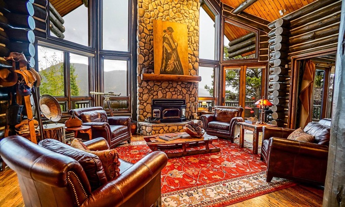 Grand Lake Ski Chalet | Lakeside Mountain Chalet
